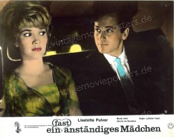 Fast anständiges Mädchen, Ein (Una chica casi formal)