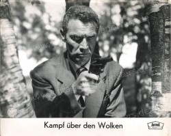 Kampf über den Wolken (Crooked Sky, The)